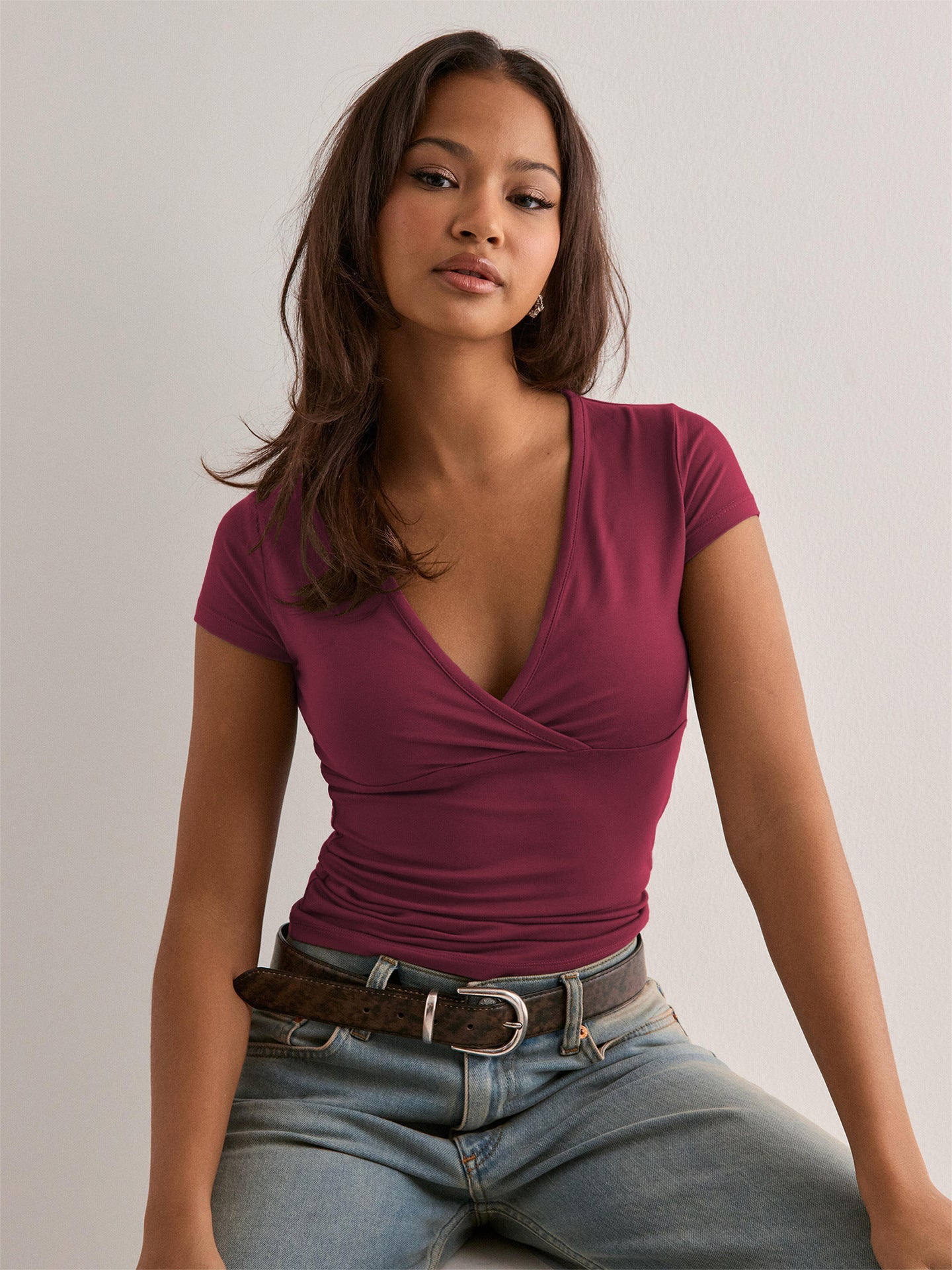 2026 Spring/Summer Solid Color Slim Fit V-Neck Short Sleeve T-Shirt Top for Women, Vacation Style